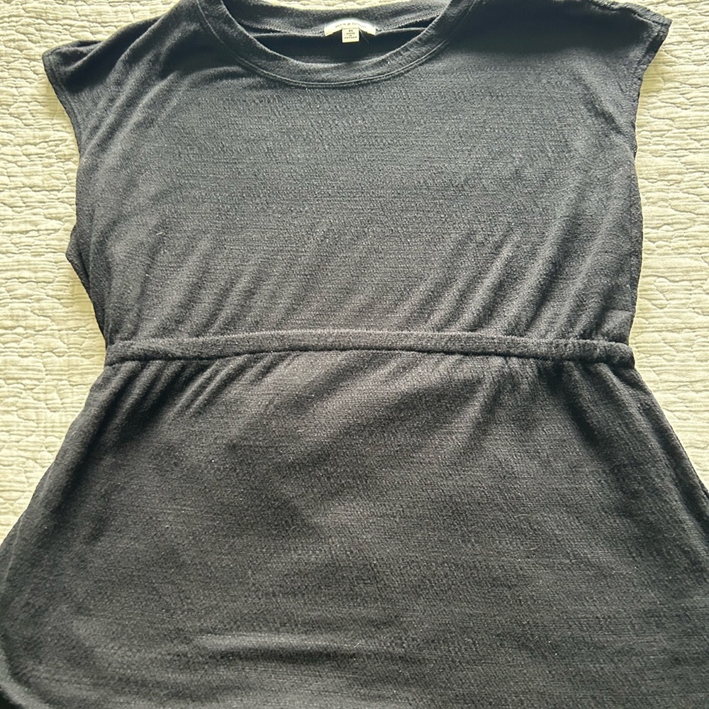 Mac Studio size medium T-shirt blouse